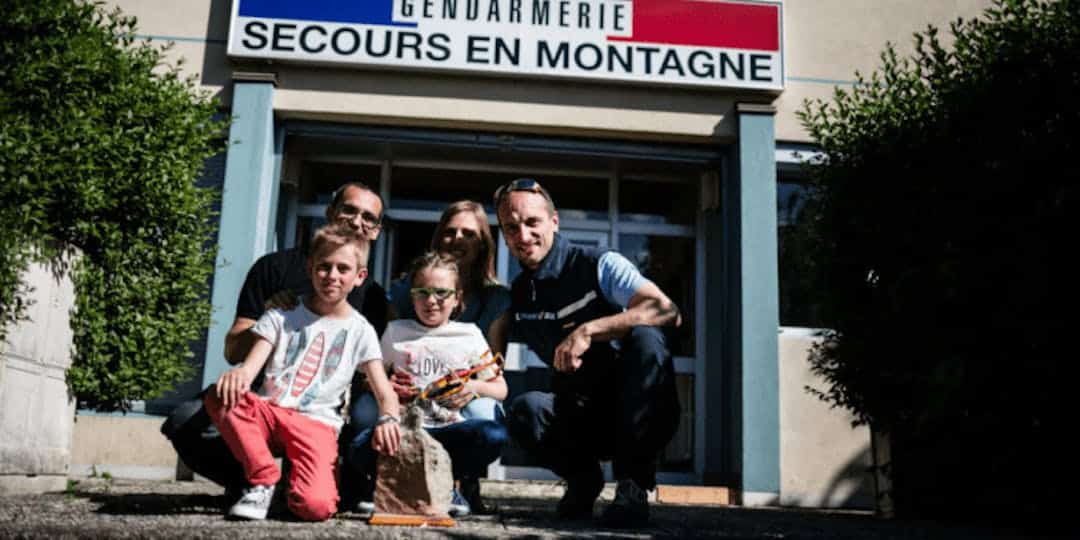 PGHM de l’Isère : la fillette remercie les gendarmes qui l’ont secourue