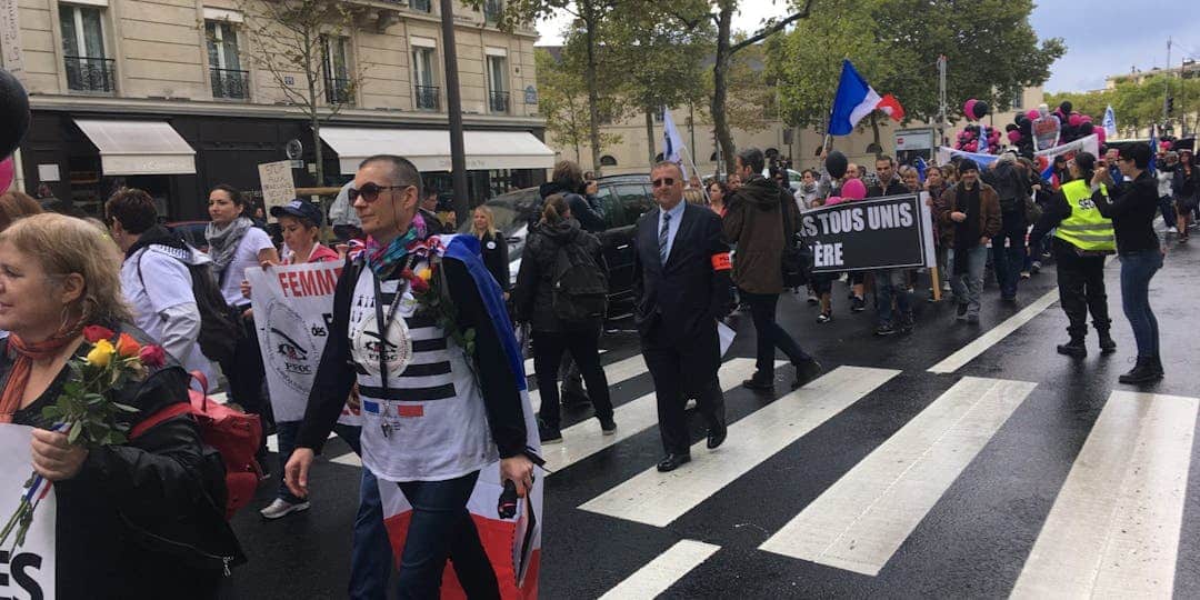 Face à la “haine anti-flics”, la colère et la peur des compagnes