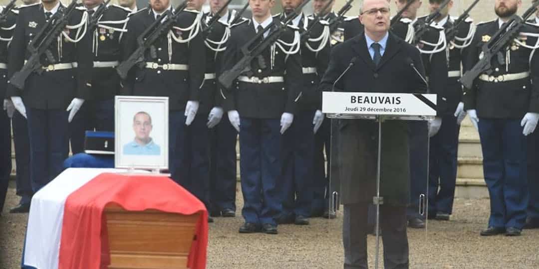 Oise : une stèle à la mémoire de trois gendarmes du Psig morts dans un accident