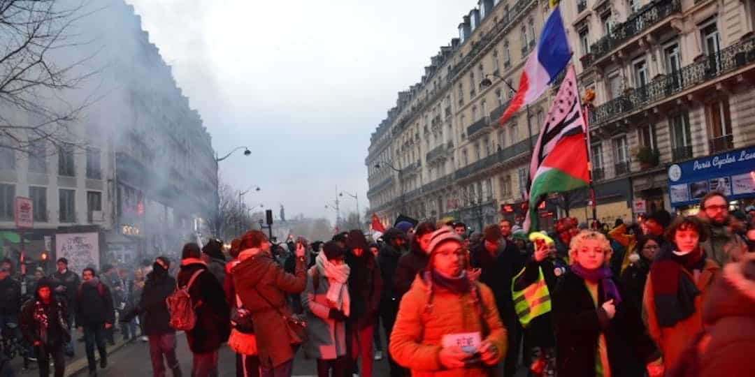 Reculer la limite d’âge de départ des gendarmes : OUI, 54% ; NON, 44,5% 