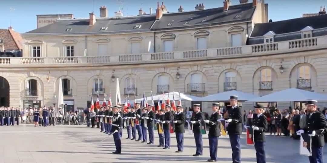 Des fanions pour les unités bourguignonnes ( Vidéo)