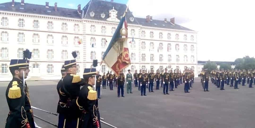 Gérard Collomb devant les nouveaux officiers : “vous pouvez être fiers de votre parcours”
