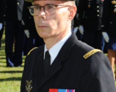 Nommé major général de la Gendarmerie le 18 janvier 2023, le général de corps d'armée André Petillot, 57 ans, apparait bien placé pour succéder au général d'Armée Christian Rodriguez. Cependant, le 2 juillet dernier, veille du Conseil des ministres précédent le deuxième tour des élections législatives anticipées, c'est le nom du général de corps d'armée Xavier Ducept, également 57 ans, actuellement commandant de la Gendarmerie d'Ile de France, qui circulait...(© DICOM - J. Rocha)